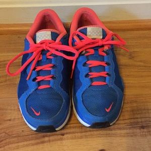 Nike women’s shoes size 7